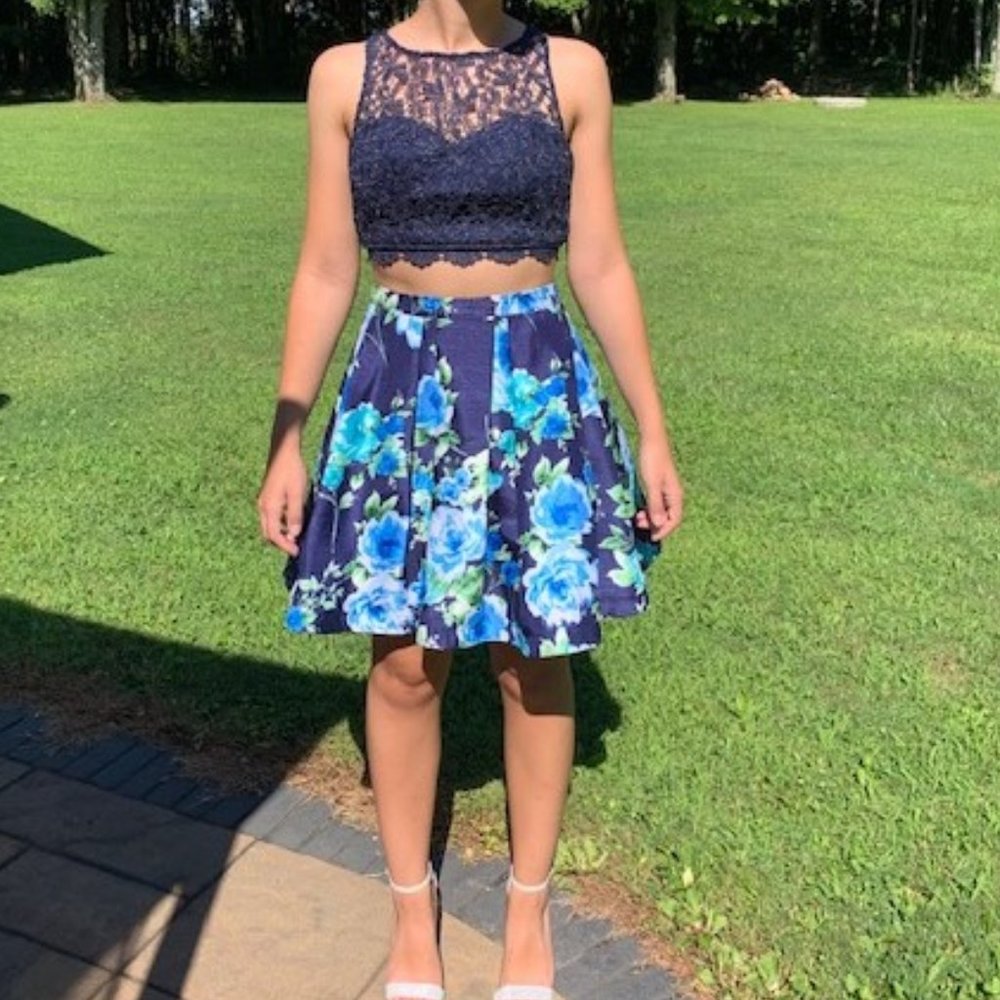 Sequin Hearts 2-Piece Floral Party Dress. Size 1 Junior.